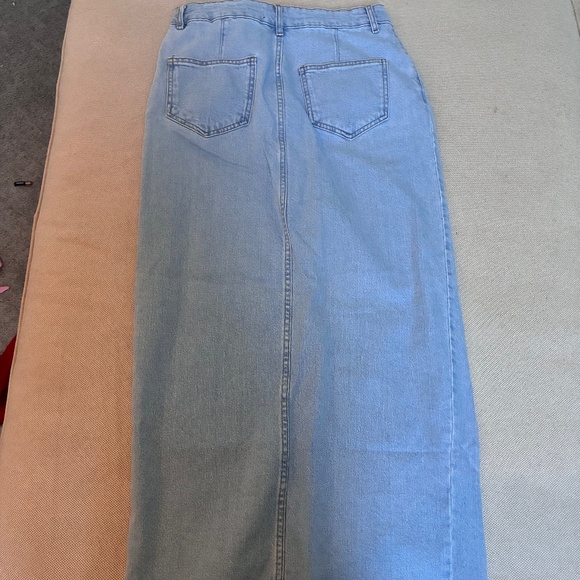 Jean skirt - Picture 2 of 3